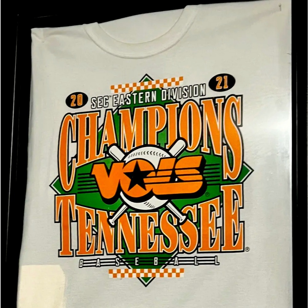 Tennessee Volunteers Baseball 2021 Eastern Division Champions framed t shirt xl